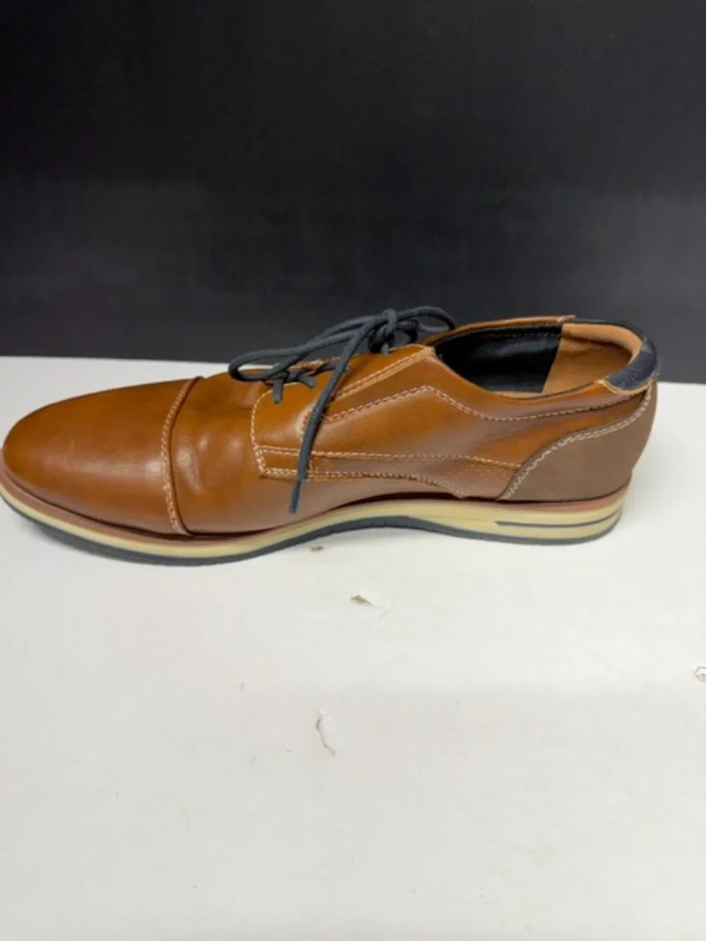 Tommy Hilfiger Urban Oxfords NWOT Men's Size 9.5